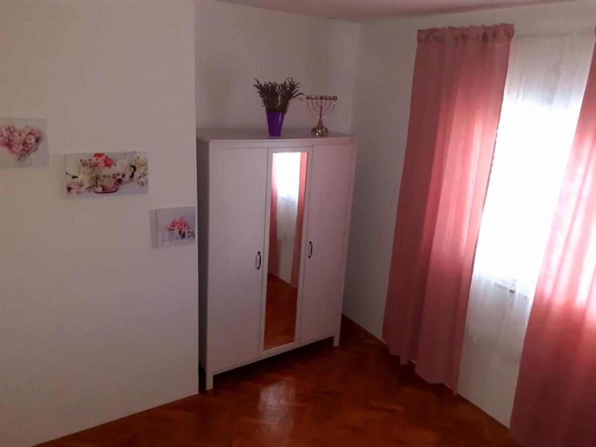 Lumar Holidays And Apartments Preko Esterno foto