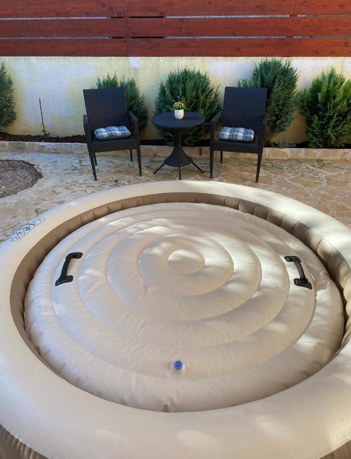 Lumar Holidays And Apartments Preko Esterno foto